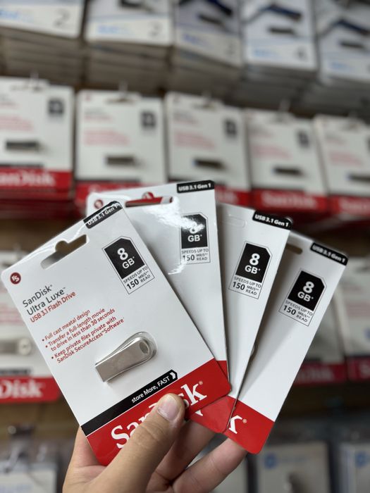 8 gb fleshkalar bu boshqach zor sifat 7 yil garantyas bor hammas 8 gb