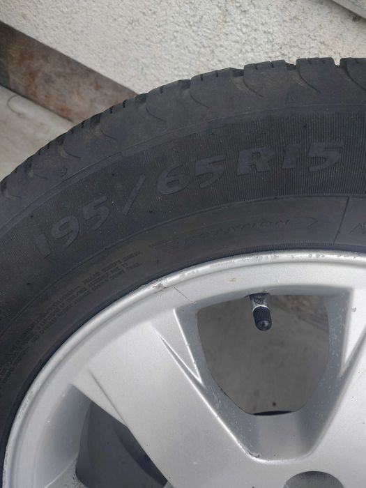 Cauciucuri 195/65/15 de iarna cu jenti