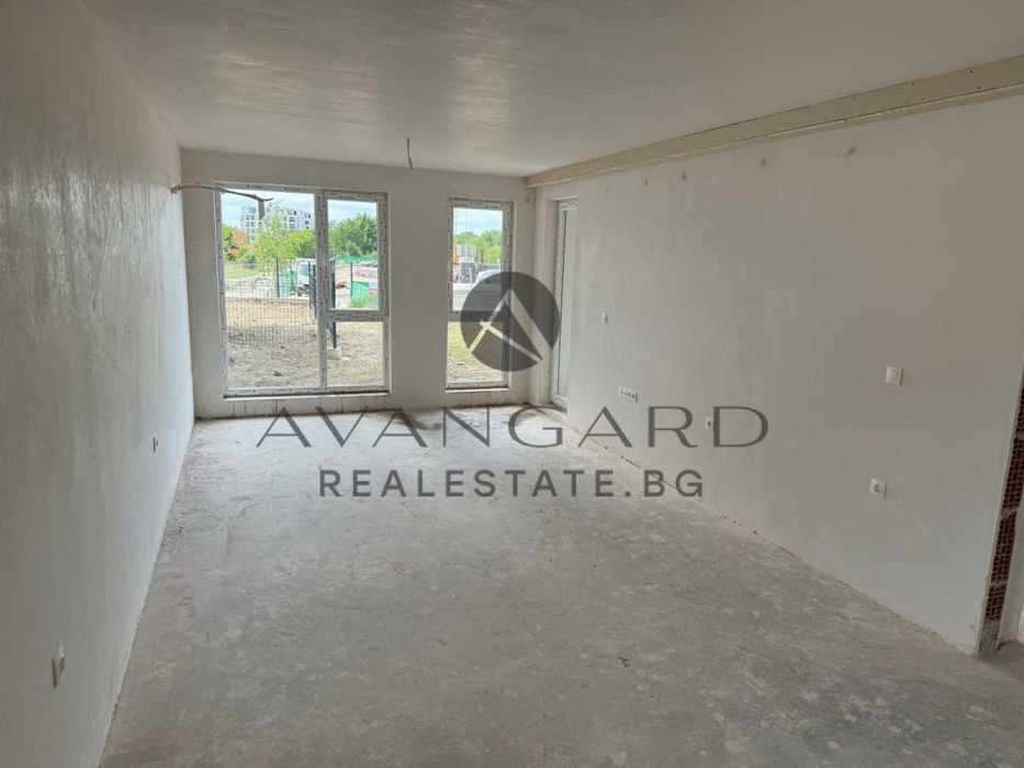 оф.21037 3-стаен + Паркомясто Остромила