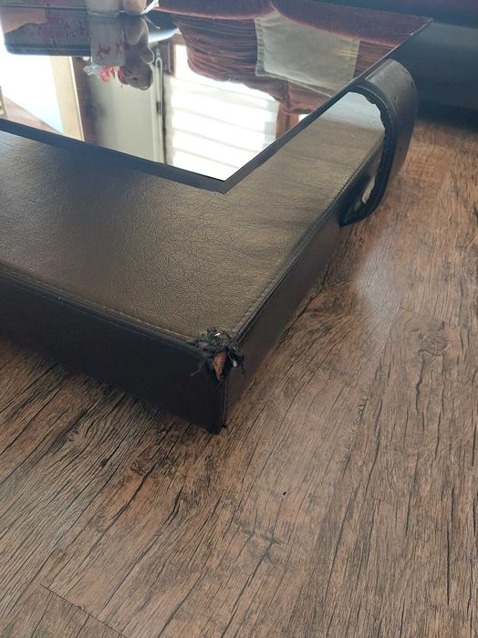 Ъглов диван и холна маса