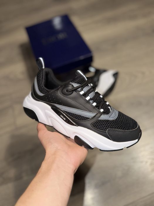 Dior B22
