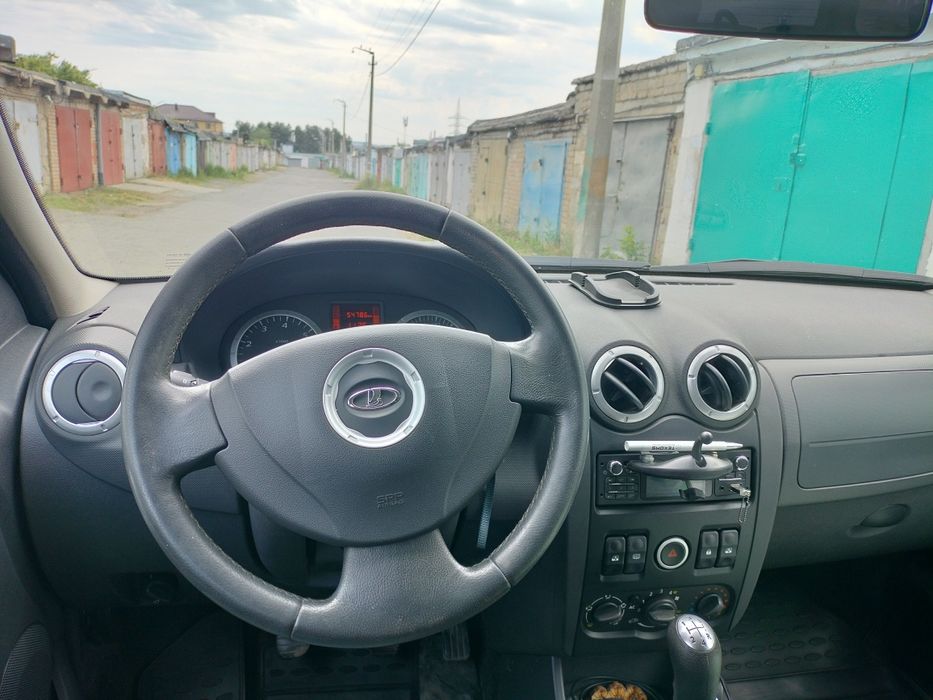 Лада Лагус серебристый