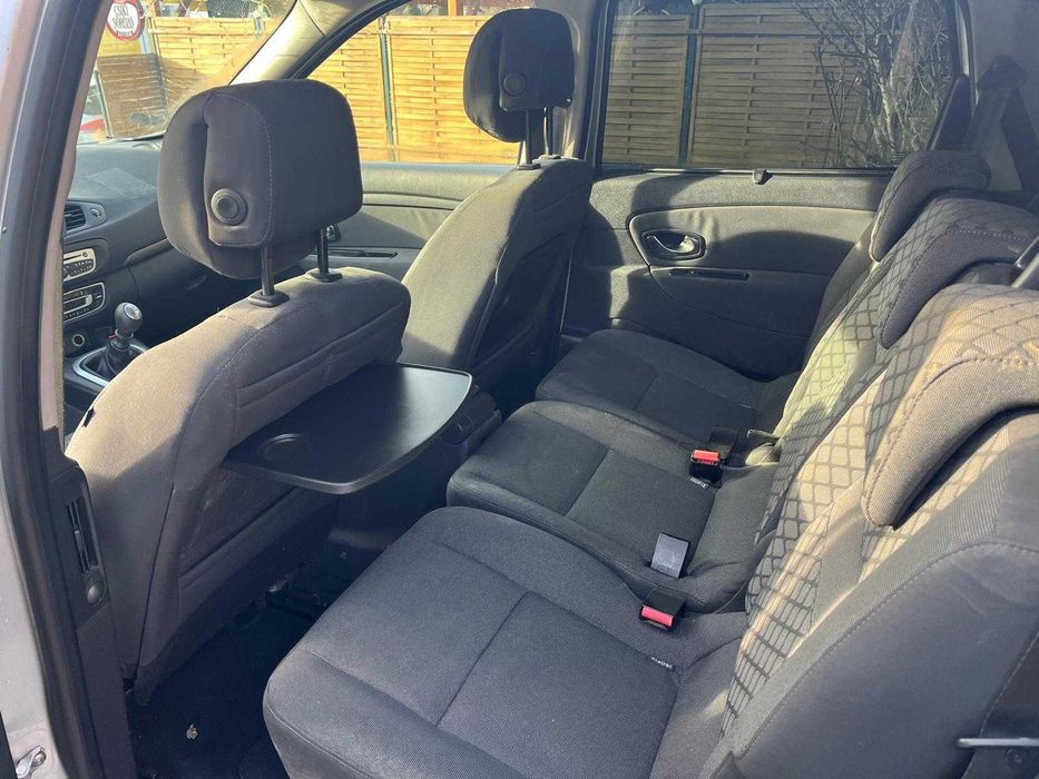 Renault Scenic 7 locuri, 2011, gri