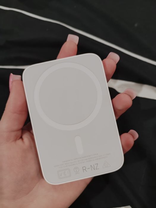 повербанк MagSafe