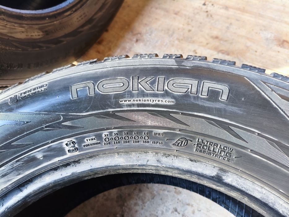 285 60 R18 Пара 2шт. Nokian