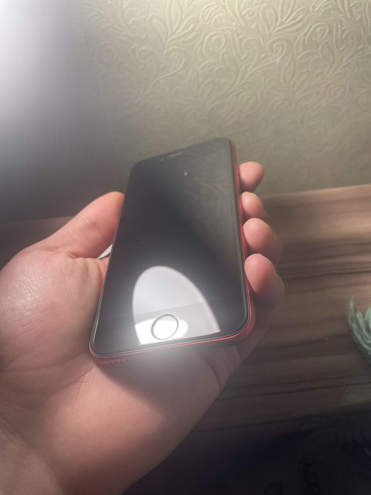 Продам айфон се iphone se