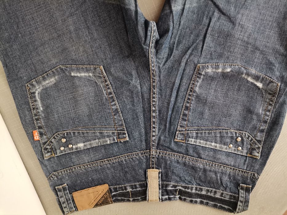 Продавам нови мъжки дънки размер 31,цена 12 лв