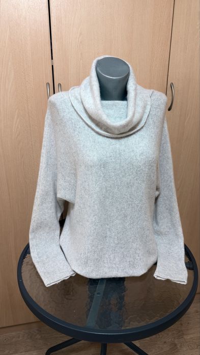 Пуловер  Zara. 100%кашмир Размер L