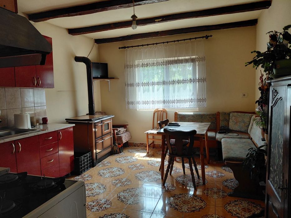 Casa cu teren de 1500 mp