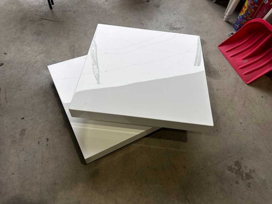Кафе маса с въртящ се плот – 75×75 см