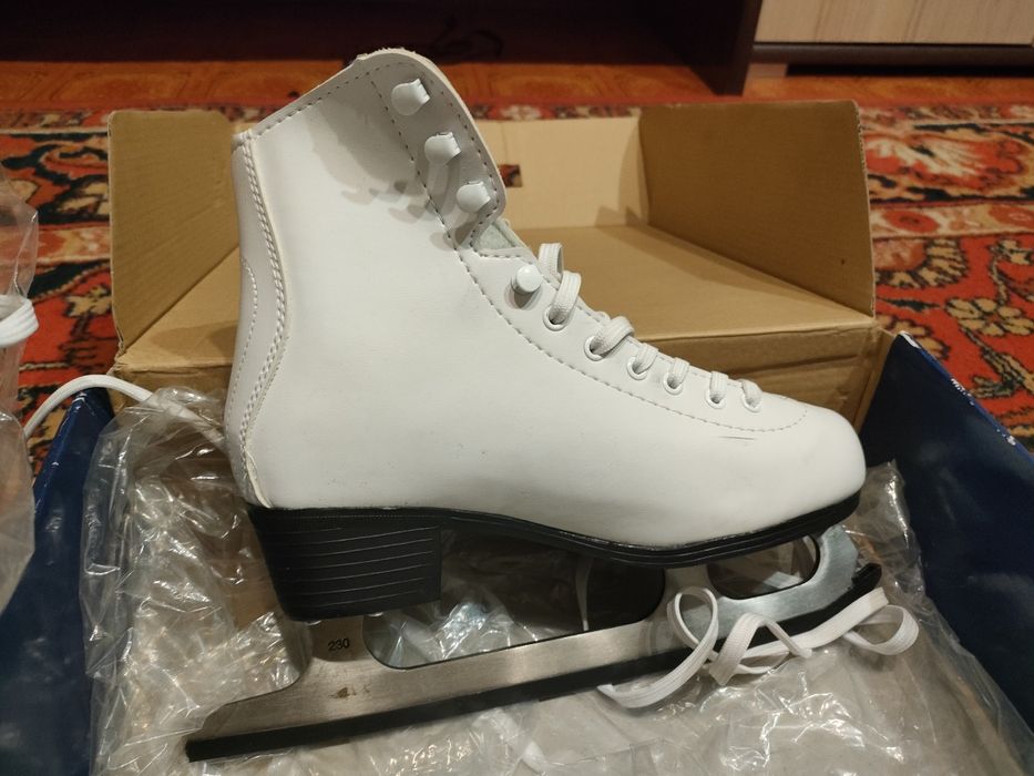 Продам коньки на мальчика и девочку