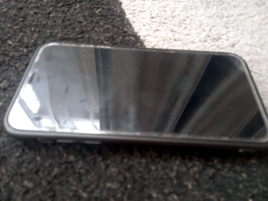 Айфон 11,128гб эмкость 84%