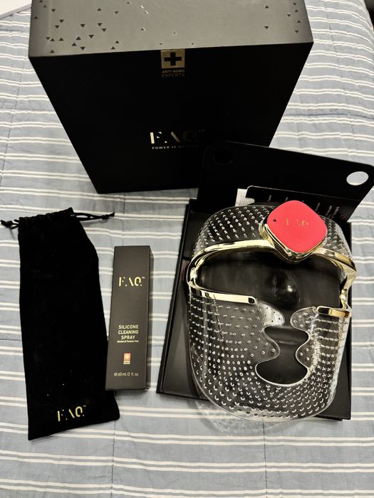 FOREO FAQ™ 201 Уред за изглаждане и редуциране на бръчки