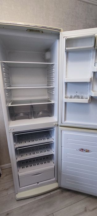 Продам холодильник Атлант