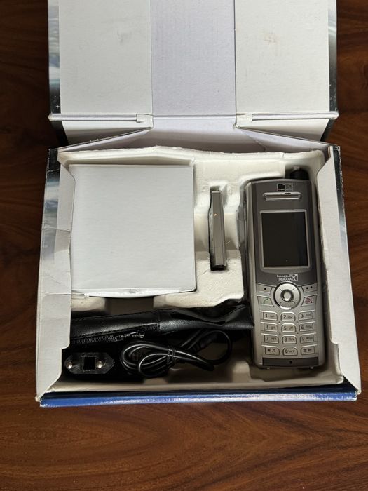 Thuraya SG-2520 + копмлект в машину