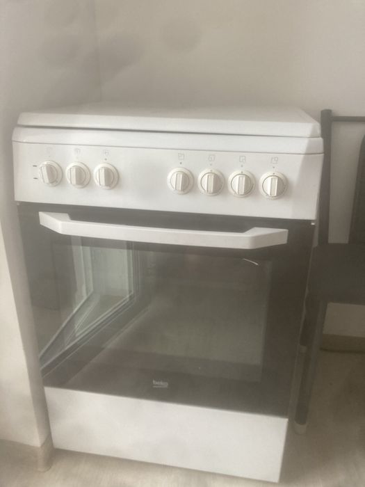Продам газовую плиту