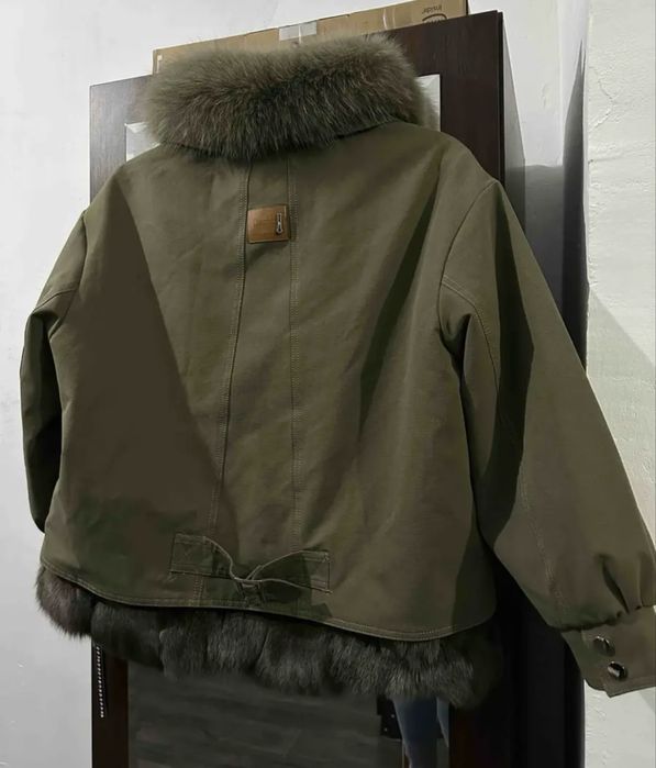 Продам парку с мехом песца