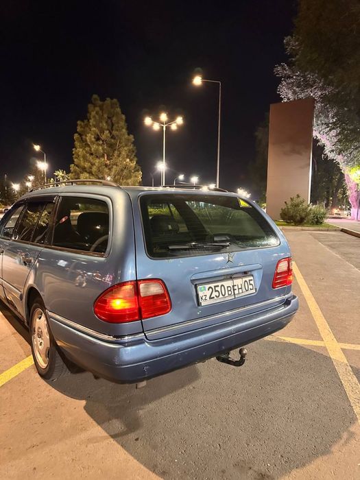 Mersedes benz E- class 1998