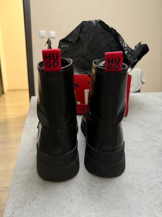 Оригинални мъжки боти HUGO