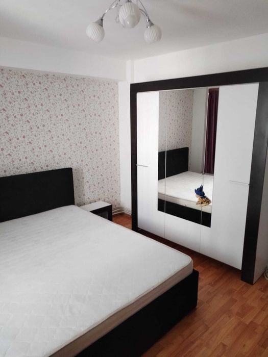 Închiriez apartament