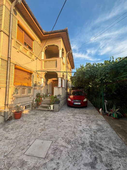 Casa P+1 de vanzare - Zona centrala