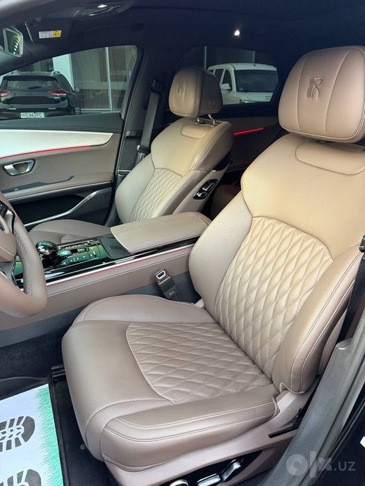 Byd han 701 km хан