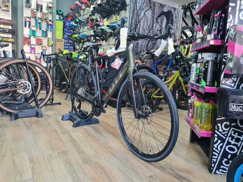 Bicicleta Scott Addict 30 Candy L56 in stoc la Est Bike Funky Sports