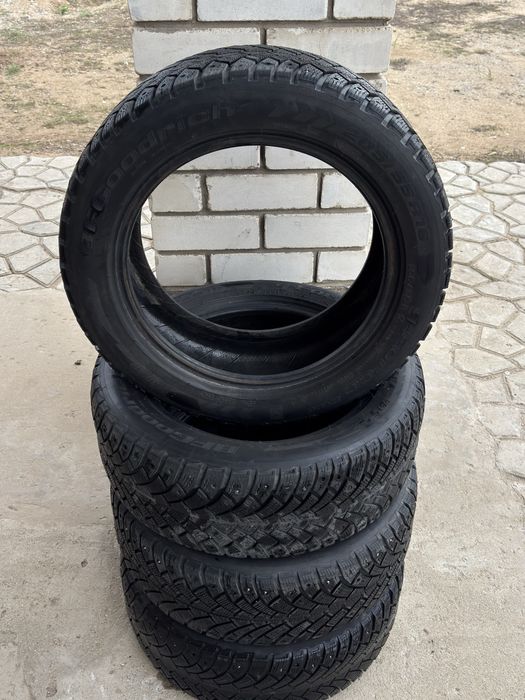 Продам комплект б/у резины R16