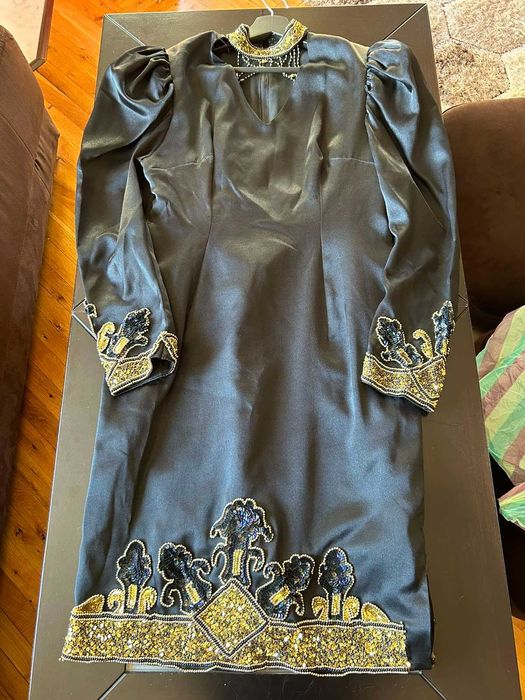 Продавам дрехи и др.