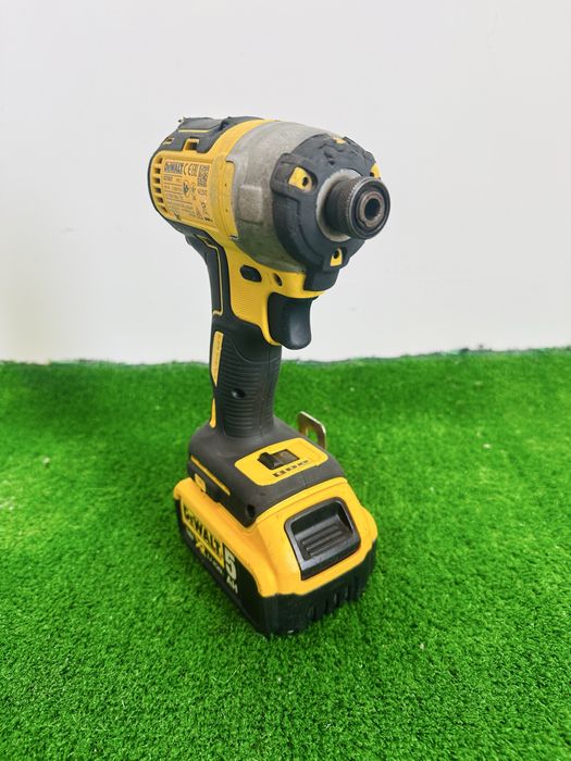 Impact Dewalt DCF887