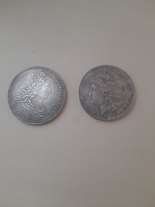 Рубль 1837год. Рубль 1724год.