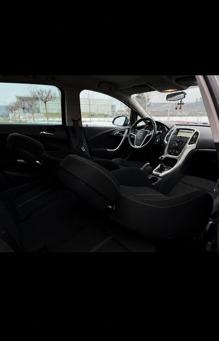 Opel Astra J 2012