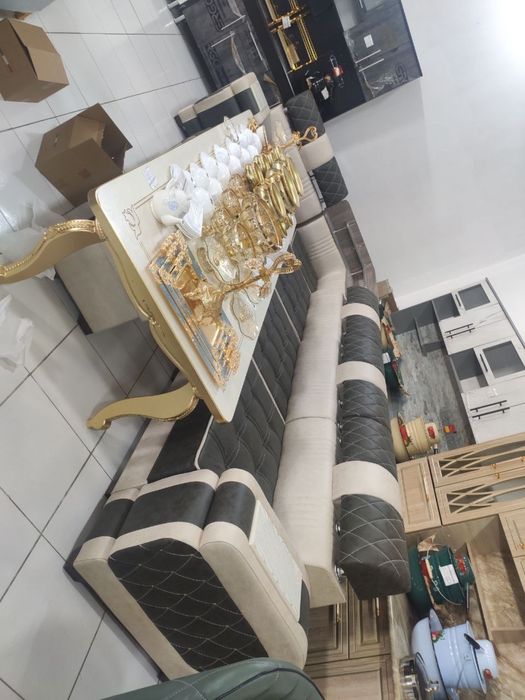 Yangi ugolok divan komplekti