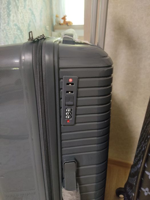 Чемоданы разных размеров новые