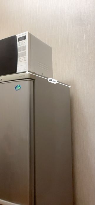 Холодильник Samsung