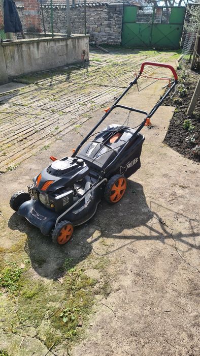 Бензинова самоходна косачка