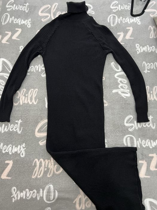 Блузи и рокли.