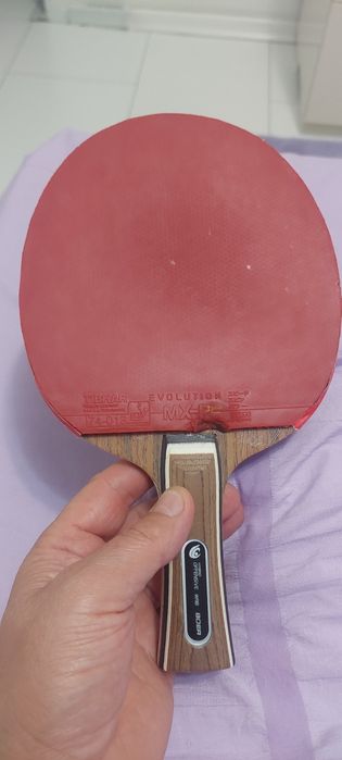 Paleta tenis de masa profesională Tenergy 05  și Tibhar