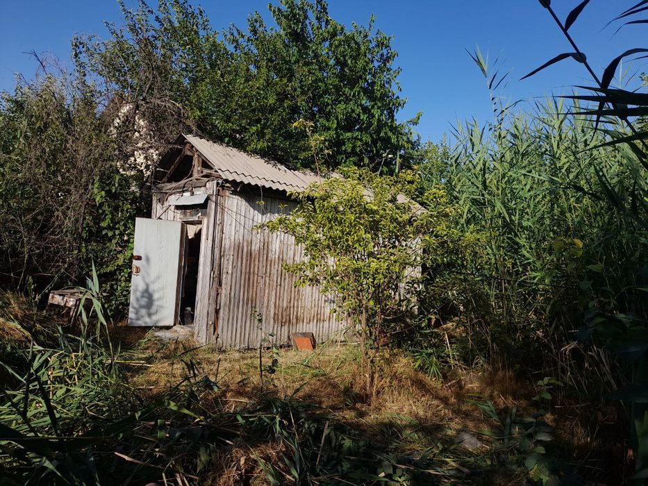 6 sotix yer sotiladi