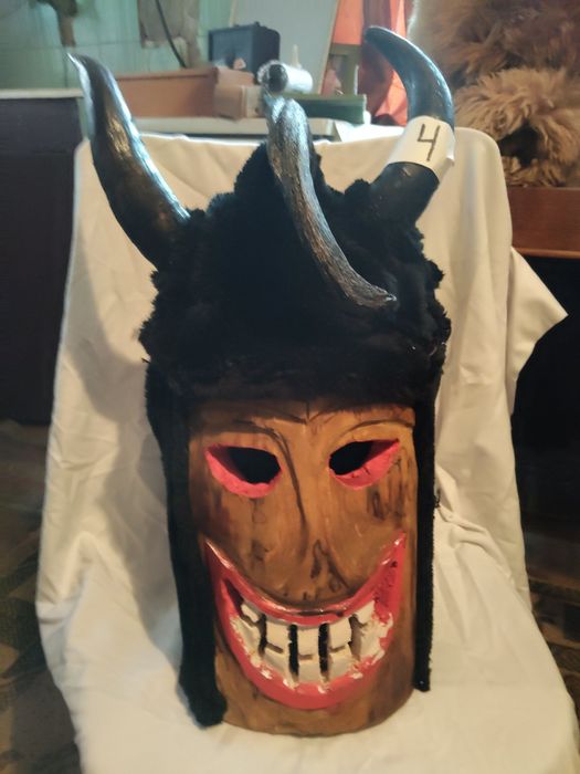 Традиционни кукерски маски