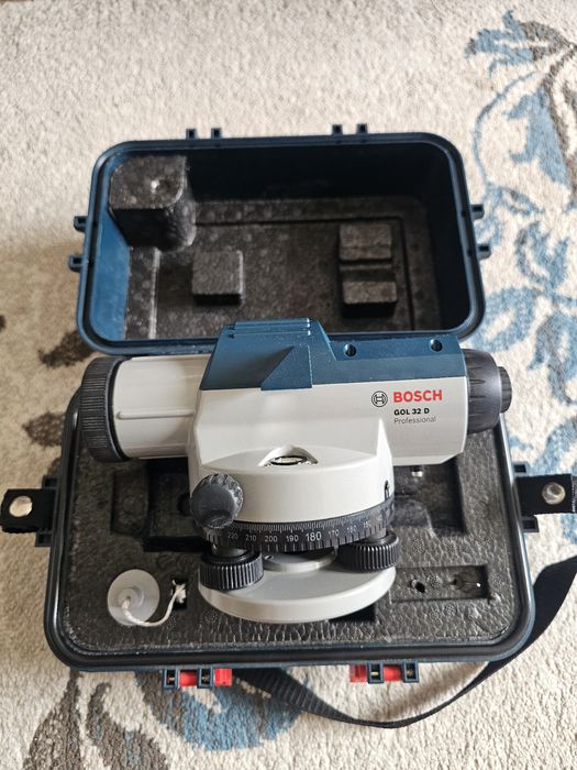 Нивелир Bosch GOL 32 D