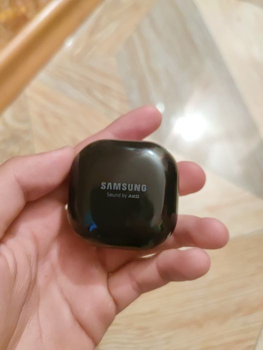 Samsung buds live