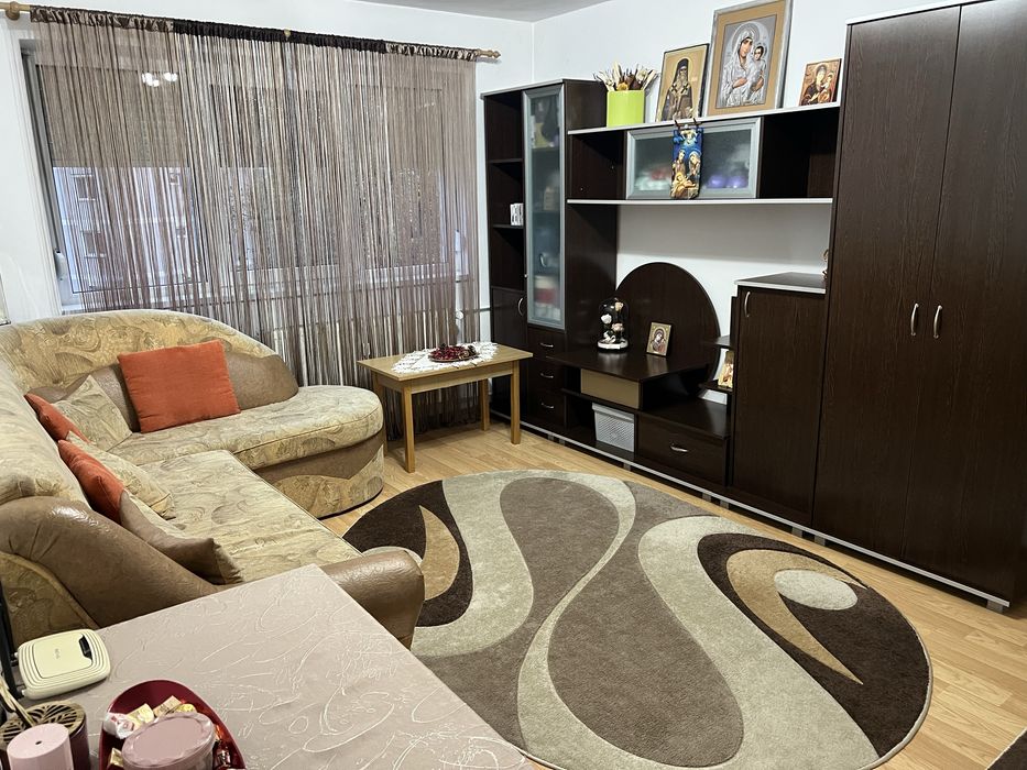 Apartament de vanzare cu 3 camere in Rogerius, str. Italiana