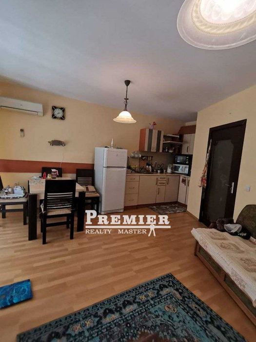 Продава се Тристаен апартамент в Поморие - 99 кв.м за 1556 €/кв.м - Снимка #3