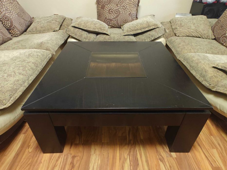 Холова гарнитура с маса