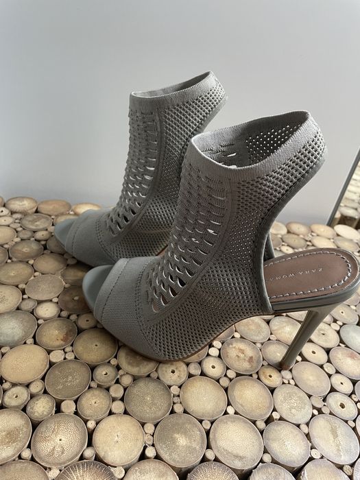 Sandale Zara din material elastic