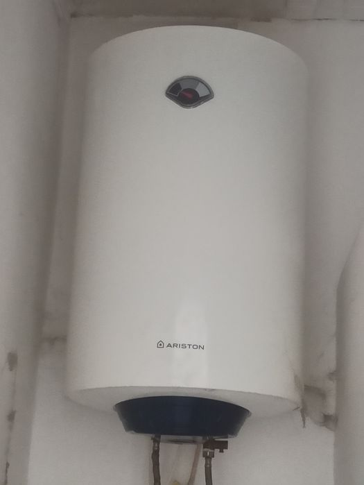 Продам арестон в хорошем состоянии мало пользовались есть на 60 и80 л