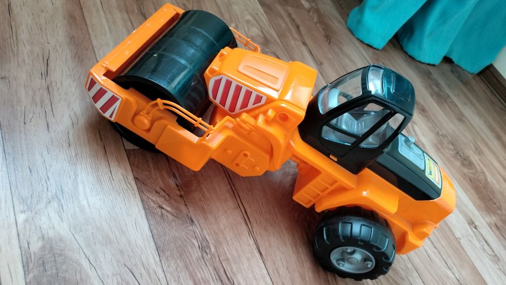 Кран и каток игрушки б/у