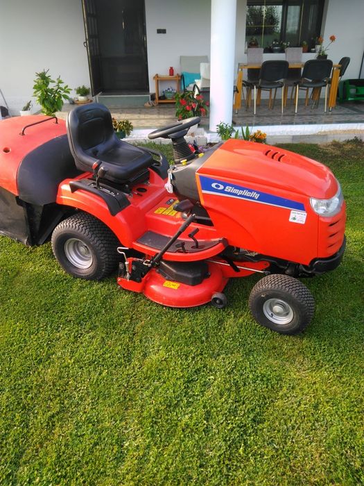 Tractoras tuns gazon