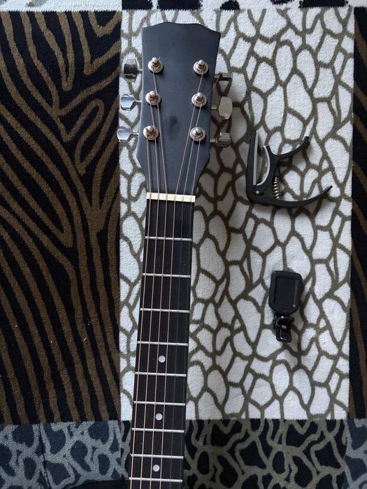 Аккустическая гитара